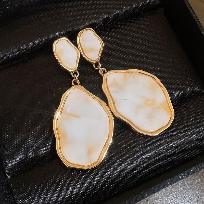 Irregular Oval Resin Drop Earrings for Women Vintage Simple Geometric Dangle Earrings Exquisite Elegant Versatile Jewelry Gift