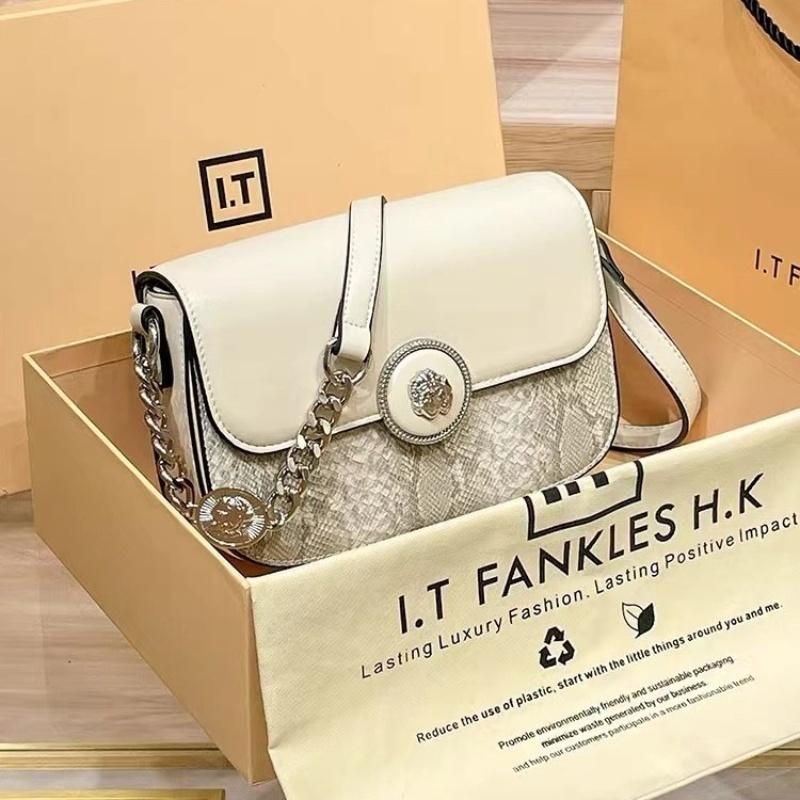 New Leather Ladies Shoulder Bag Fine Snake Girls Underarm Bag Fashion Chain Girls Saddle Bag Metal Decoration Two Layer Cowhide