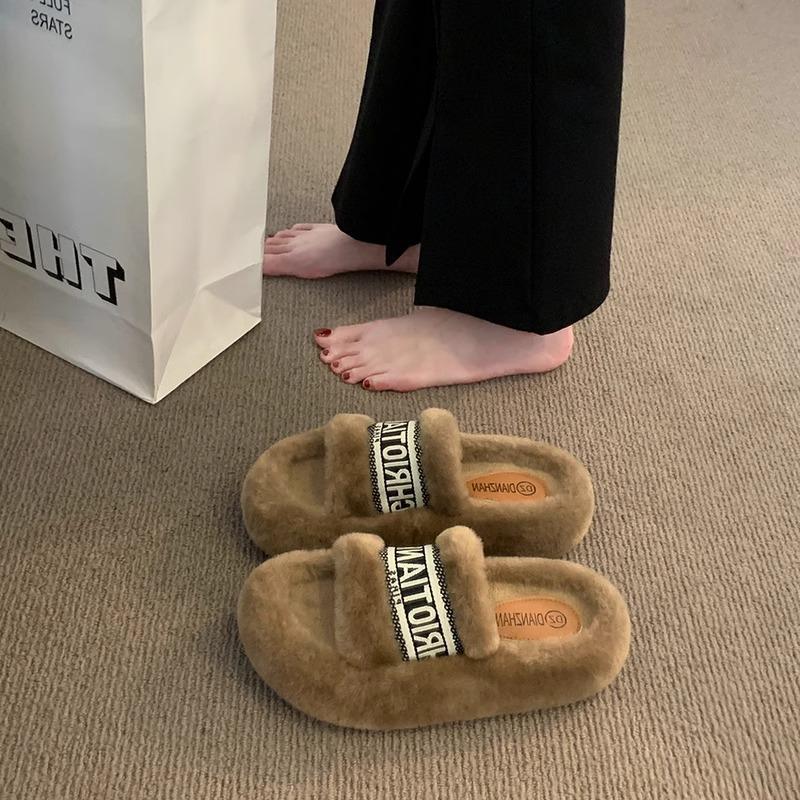Mao Mao slippers women wear thick soles autumn and winter Internet celebrities Mao Mao shoes European fashion home plush slippers spring and summer