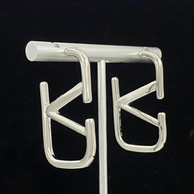 Minimalist Geometric Gold Lightweight Letters Earrings Highlight V Shaped Earrings for Women Aesthetic Ear Jewelry