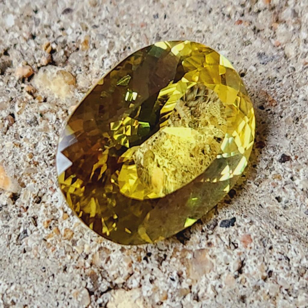 14 Ct Heated PITAMBARI Yellow Sapphire Oval Cut CERTIFIED Loose Gemstone