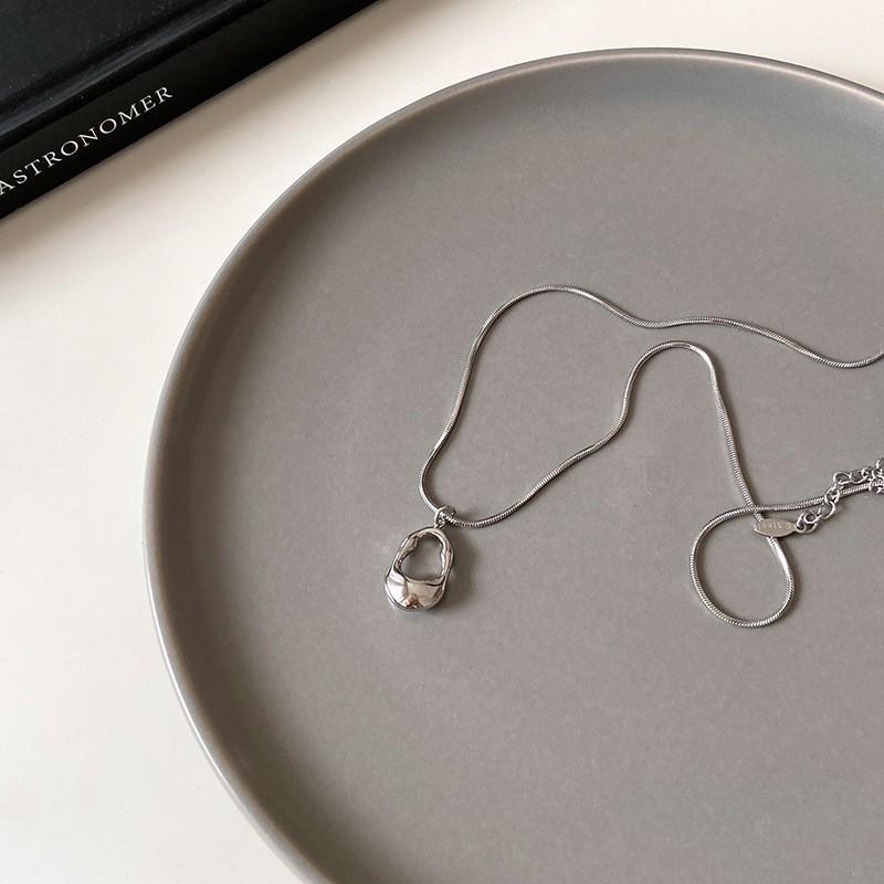 Women's Minimalist Water Drop Pendant Necklace - Versatile Autumn/Winter Fashion Long Sweater Chain