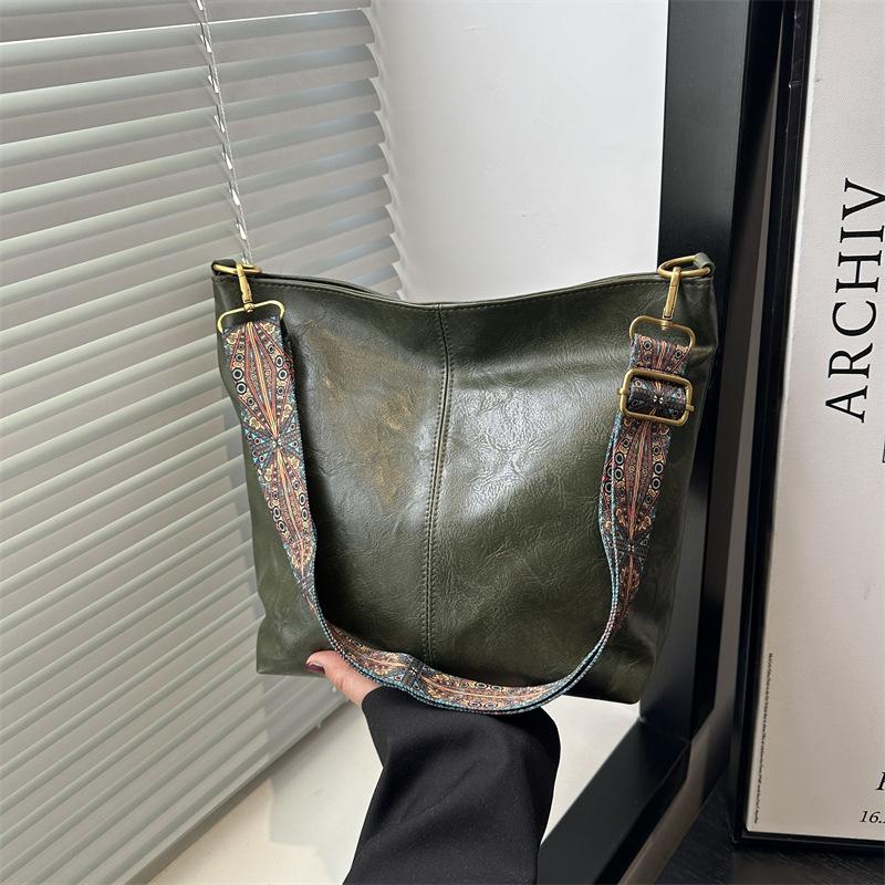 

2025 summer new fashion portable shoulder crossbody large capacity bucket bag women s bag support a large number of wholesale mixed batch