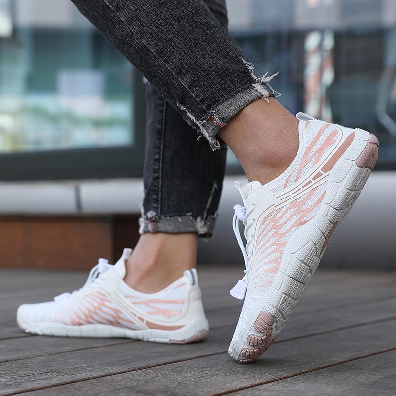 New Couple Fast Drying Water Shoes for Hiking Luxurious Outdoor Anti Slip Beach Shoes Fashion Breathable Five Finger Sneakers
