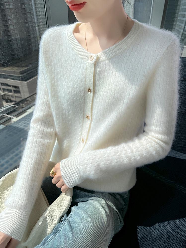 Women's 2025 Retro Cable Knit Cardigan, Long Sleeve, Round Neck, Loose Fit, Short Sweater Jacket, Versatile Layering Piece