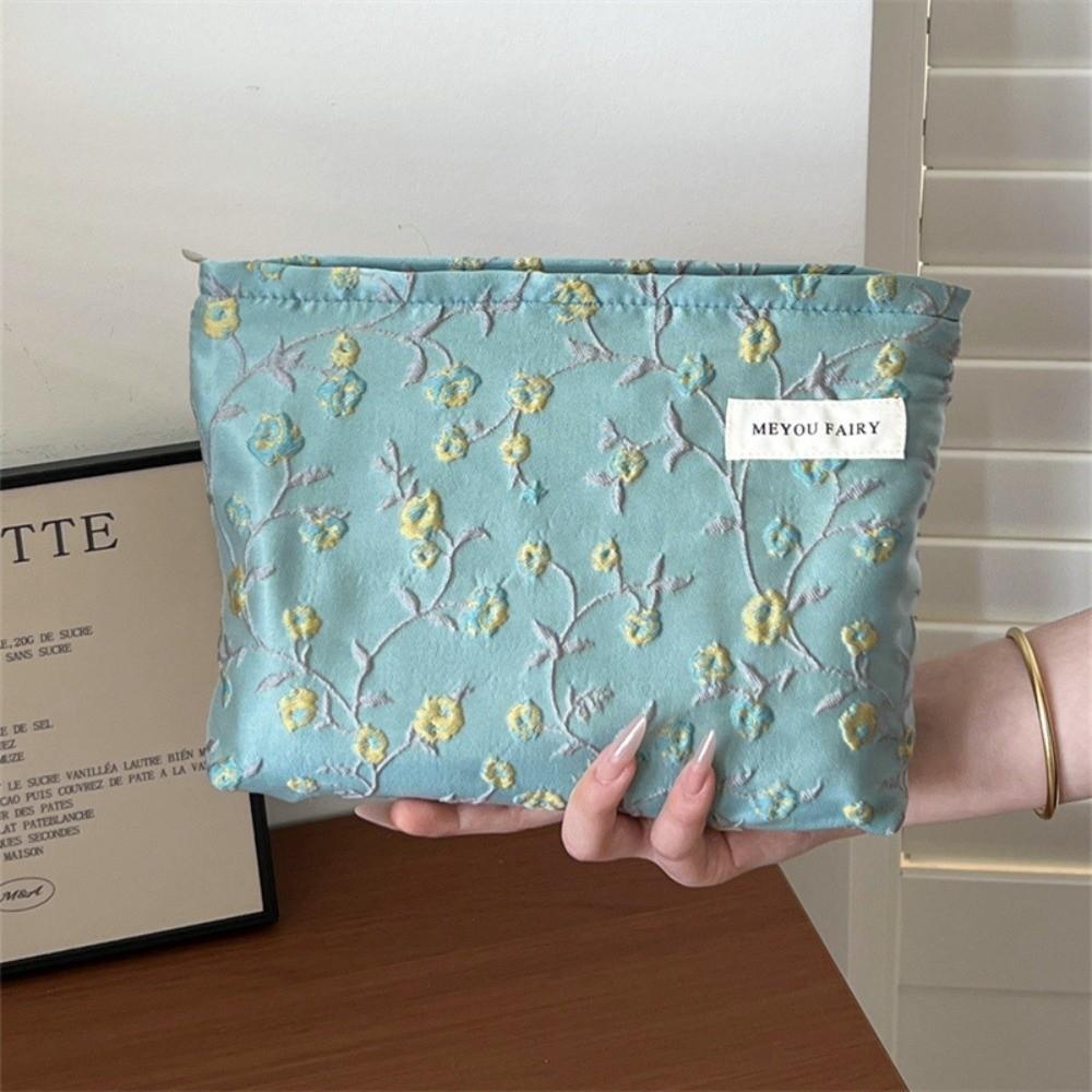Portable Flower Pattern Makeup Bag Large Capacity Zipper Closure Cosmetic Storage Pouch Cosmetic Bag Travel Toiletry Pouch