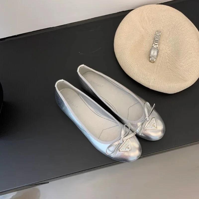 Mode 2024 triangelrosett platta ballerinaskor dam mild vind bekväma rund tå grunda pendlarskor är mångsidiga