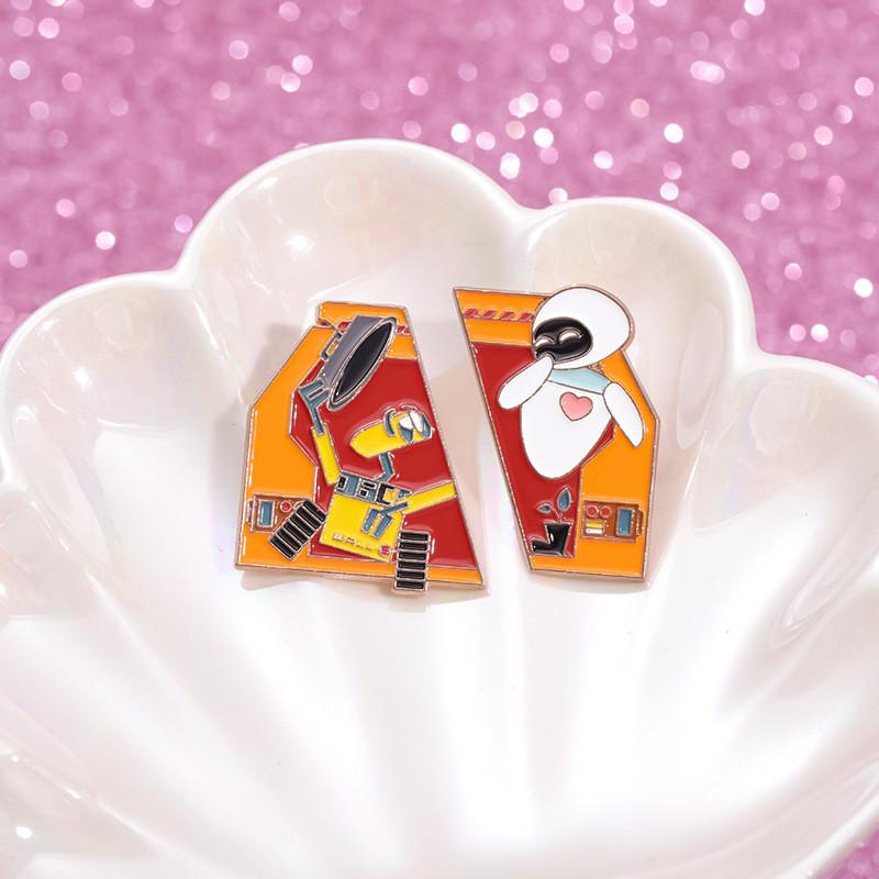Unique Cartoon Robot Design Alloy Brooch Pin Stylish Anime Character Badge For All Ages