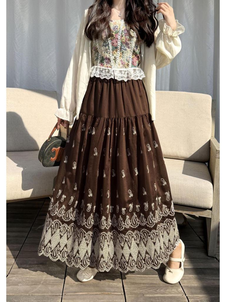 French Fairy Embroidery High-Waist Slim Dress with Cinched A-Line Skirt