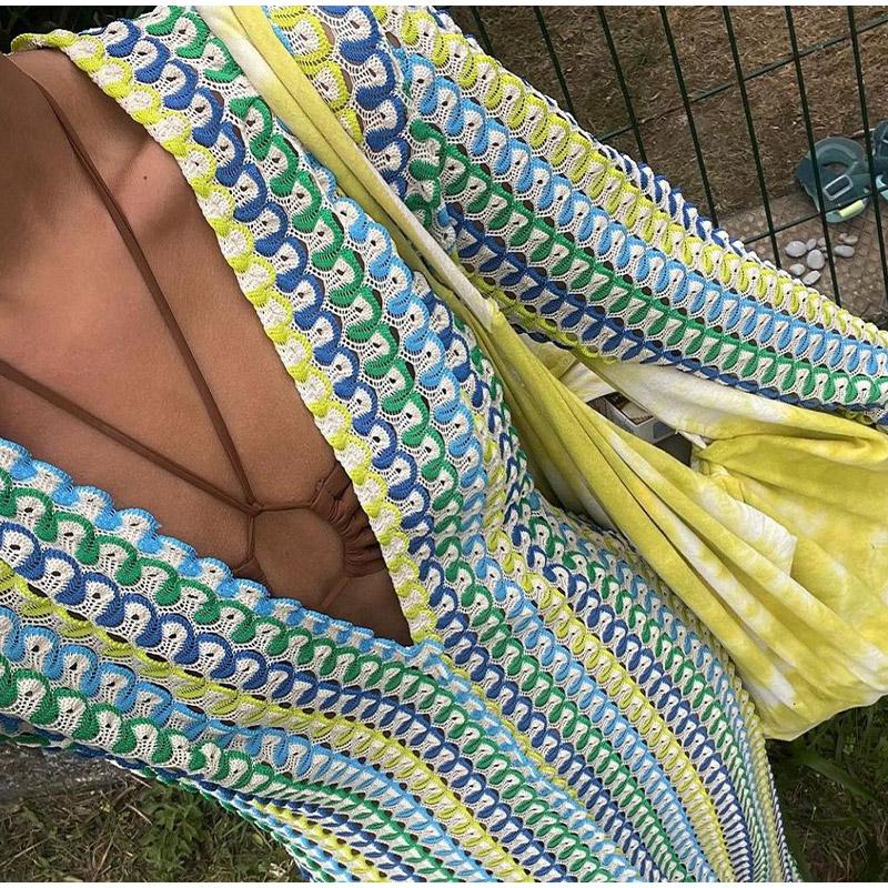 Лоскутное Женское Трикотажное Платье с Глубоким V-образным Вырезом — фото 4