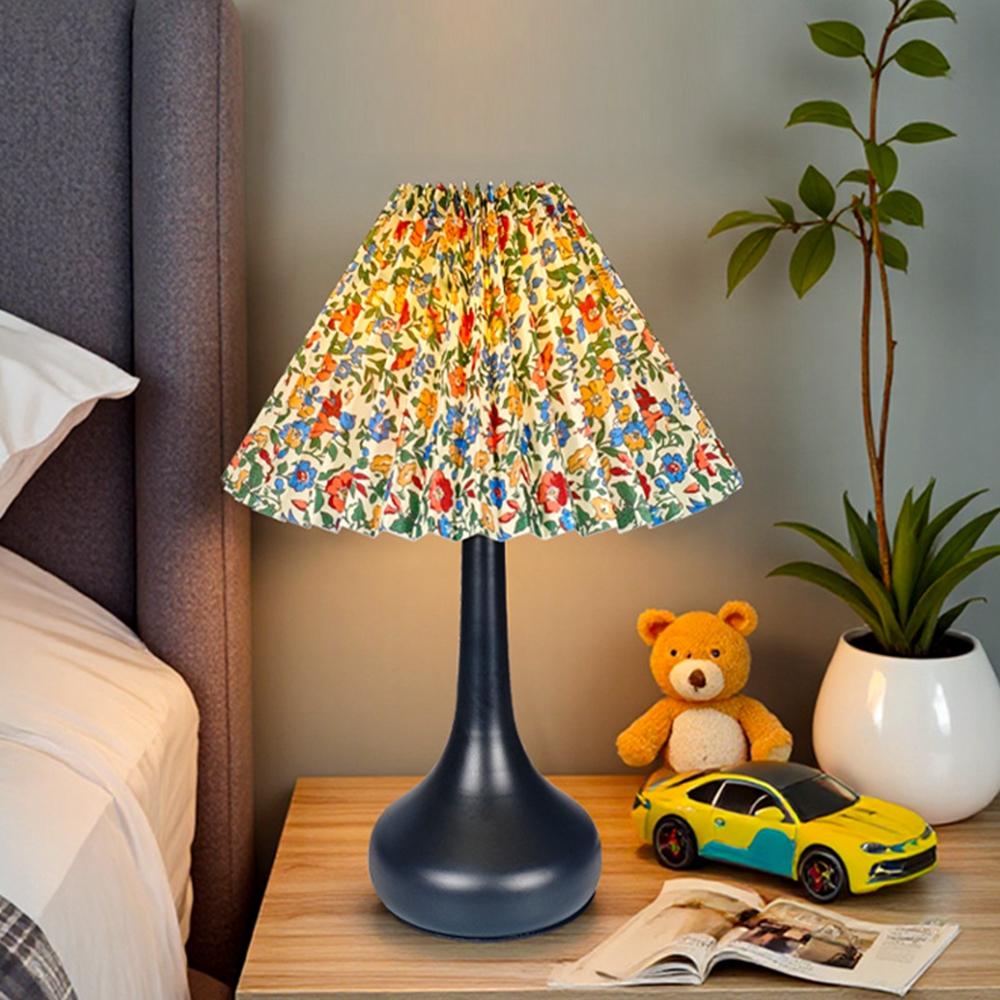 Pleated Table Lamp USB Plug In Warm Light Night Light Eye-Caring Flicker-Free LED Lamp with Metal Base