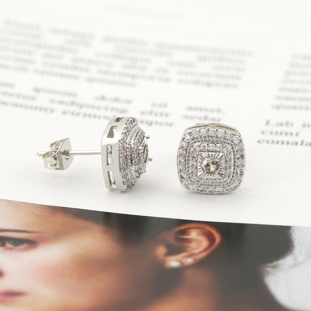 Orecchini a lobo quadrati in zircone bianco di lusso per donna Colore oro argento Piccoli orecchini a lobo Matrimonio Feste Capodanno Gioielli