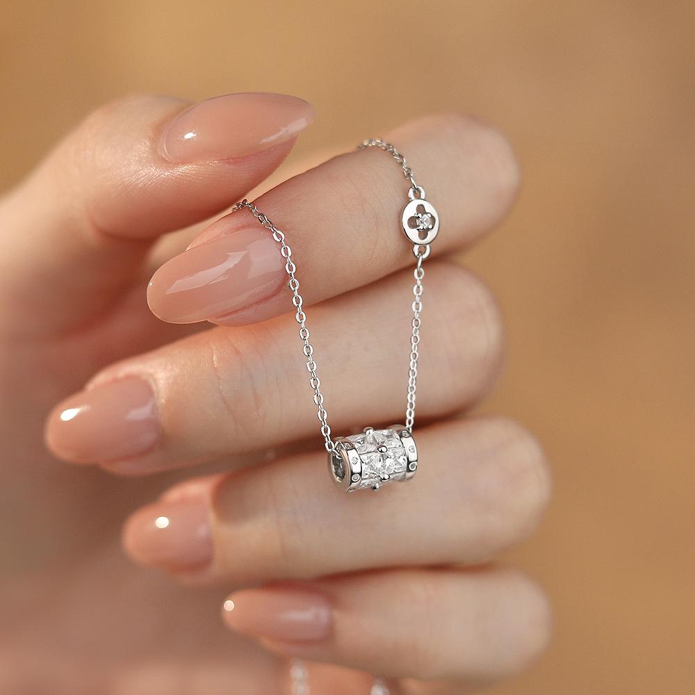 

Korean Style S999 Pure Silver Little Waist Pendant Necklace - Women s Exquisite Light Luxury Clavicle Chain Pure Silver