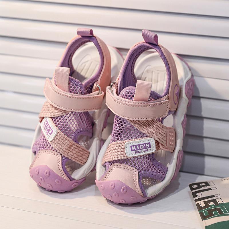 Boys and girls baotou sandals summer 2025 new children's beach shoes medium and large children's non-slip women's sports sandals