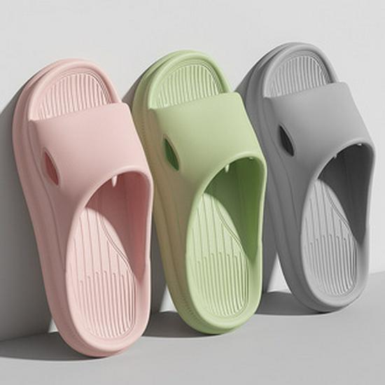 Extra Large Men's Trendy Summer Slippers, Outdoor Beach Sandals Size 46-48.