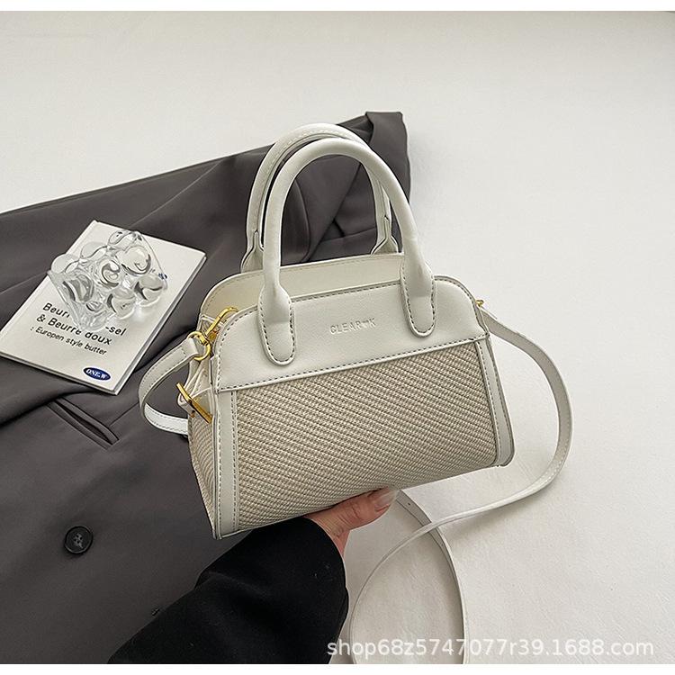 Korean casual handbag women's 2025 new fashionable foreign texture messenger bag splicing niche design saddle bag