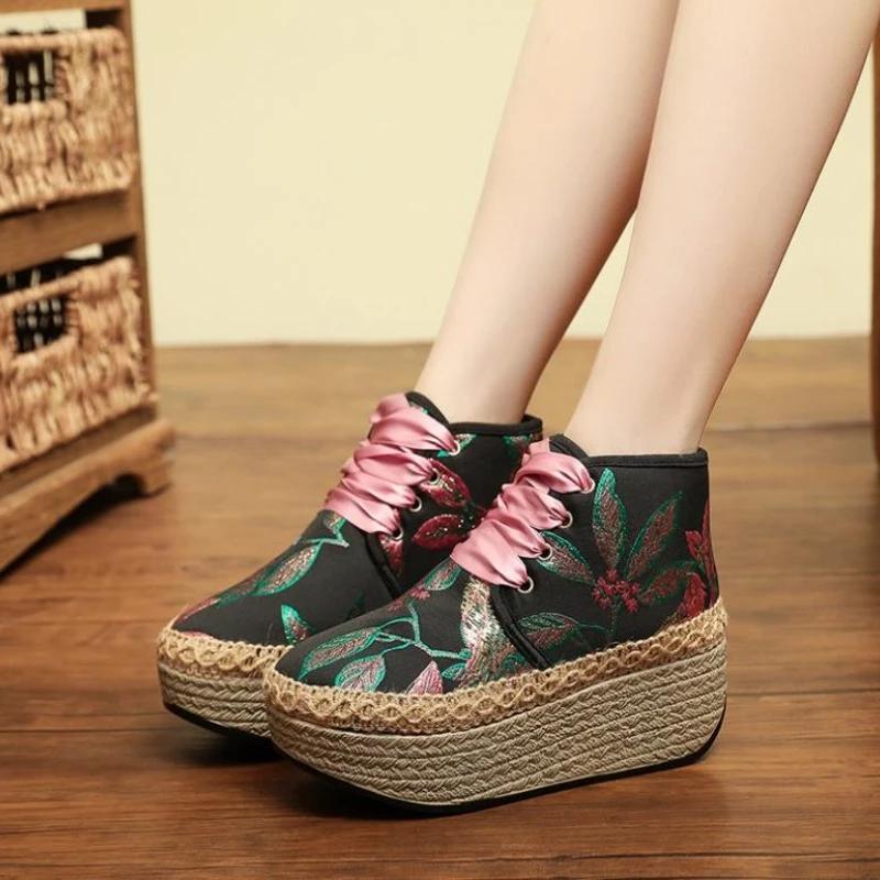 Fashion 2024  New Hot Relief Gold Inlaid Leaf Jacquard High Heel Ankle Boots Autumn and winter Lady Embroidered Shoes Cloth Shoes Hanfu