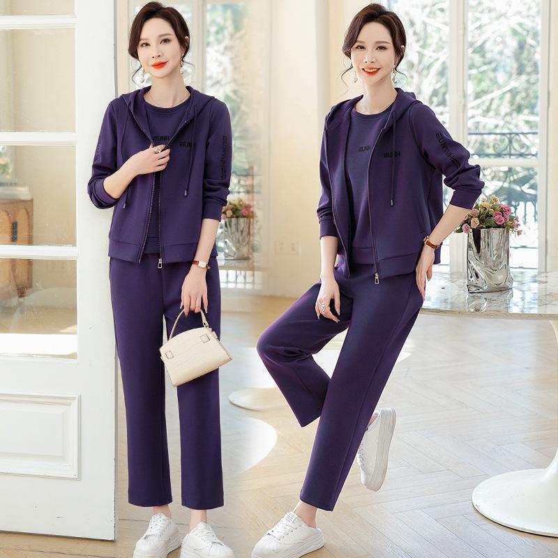 Mom's Stylish Spring & Autumn Hooded Sportswear Set: Three-Piece Casual Wear for Middle-Aged & Elderly Women