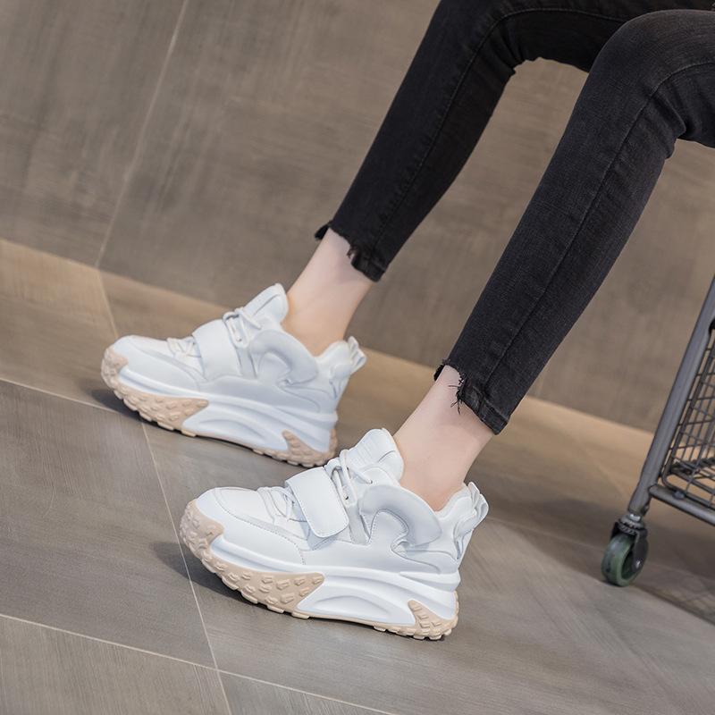 2024 Herbst und Winter Neue Damenschuhe Studentin Koreanischer Stil Dicke Sohle Vielseitige High-Top-Schuhe Lässige Mode-Sneakers