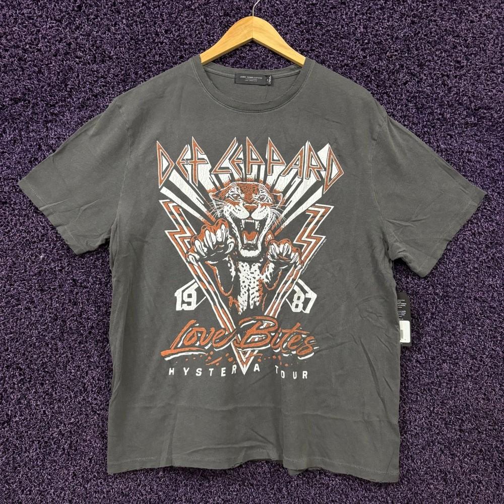 Def Leppard Love Bites Hysteria Tour Tshirt size extra large Unisex T-Shirt L