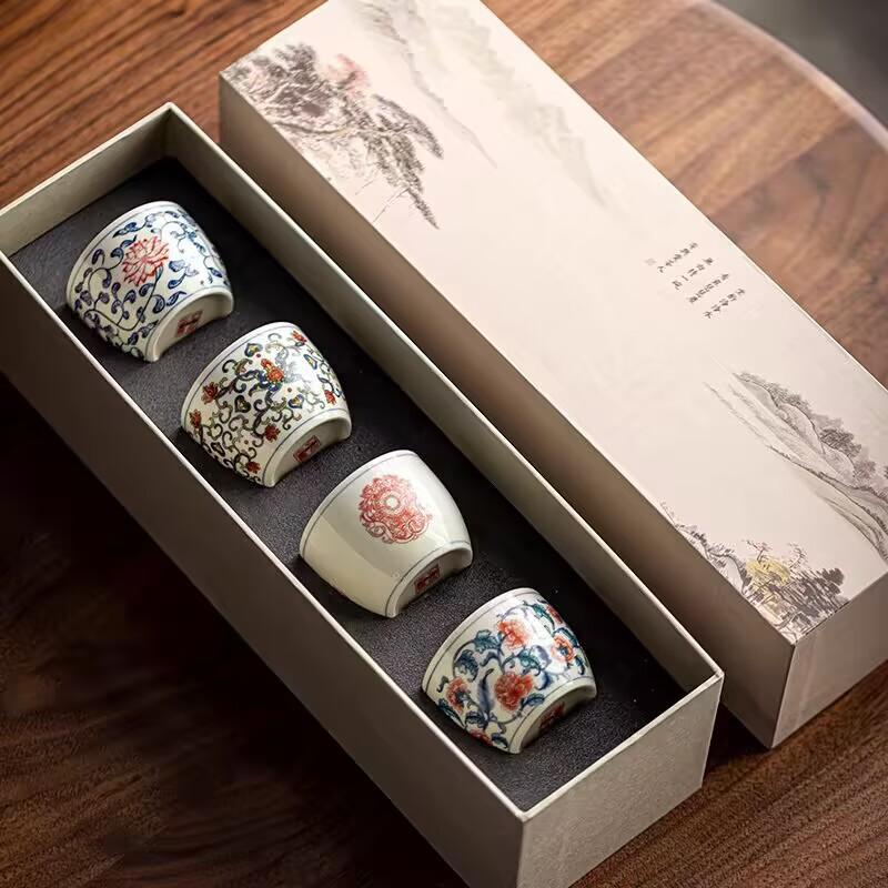 

Цзиндэ Сине-белый Переплетенный лотос Маленькая чайная чашка Керамическая Домашняя Мастер-чашка Чайная чашка Высококлассная Подарочная коробка Набор для чая Кунг-фу Подарок