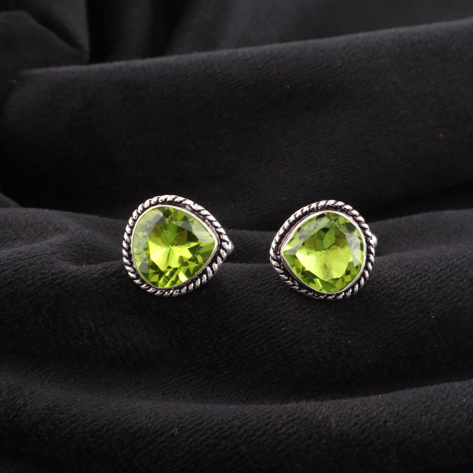 

Peridot Gemstone 925 Sterling Silver Jewelry Handmade Cufflinks 0.62 For Gift CL-8-5