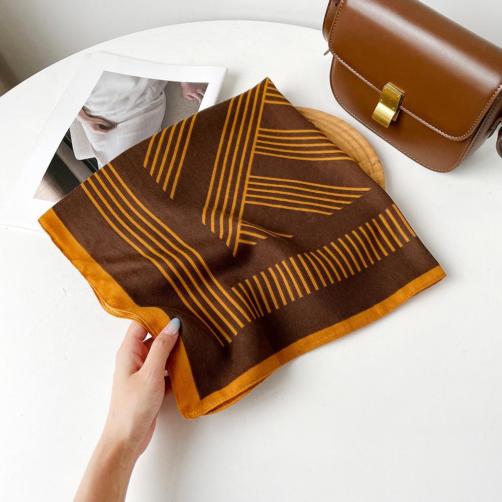 Geometric simple small square scarf silk scarf high-end silk scarf belt fart curtain decoration Korean small scarf neck protection