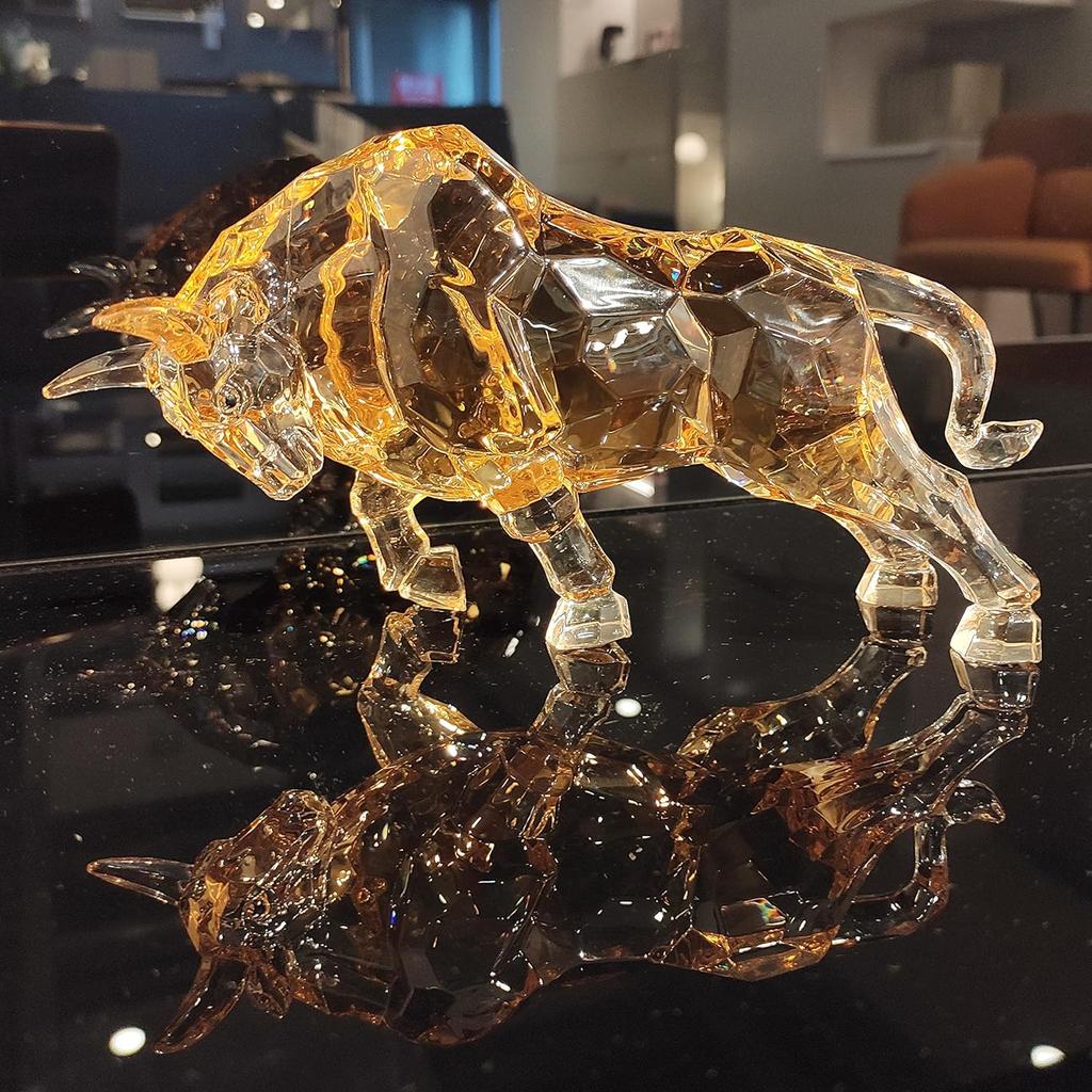 FengShui Býk z Wall Street Soška Býka z Akrylu Socha Dekorativní Ozdoba na Stůl do Domu/Kanceláře 8.7''D (Jantar)