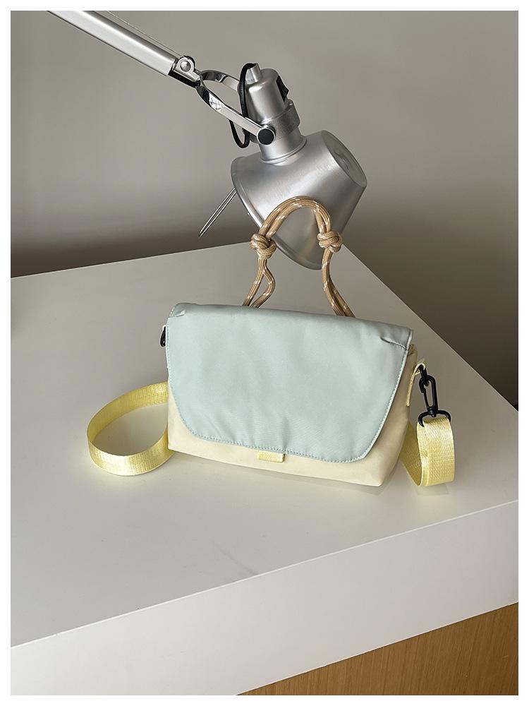2026 Colorblock Crossbody-Tasche: Stilvolle, vielseitige, kleine quadratische Tasche für Damen aus strapazierfähigem Nylonstoff