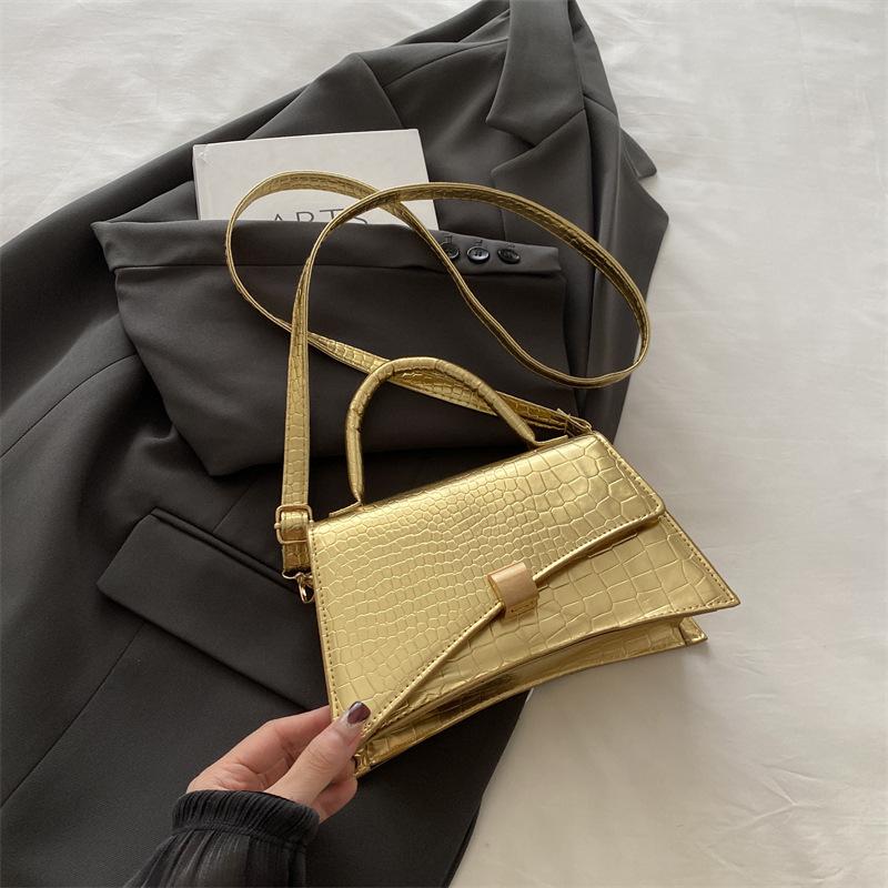 

2025 нишевый дизайн новая женская сумка осень и зима ретро узор крокодила замок подмышечная универсальная через плечо на одно плечо маленькая квадратная сумка золотой