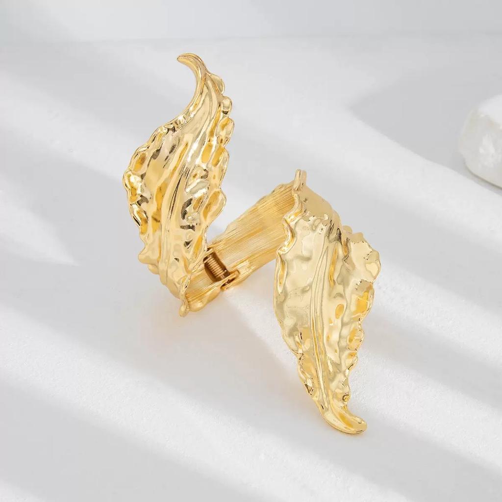 Premium women's bracelet gold-plated personality exaggerated leaf winding electroplated opening bracelet