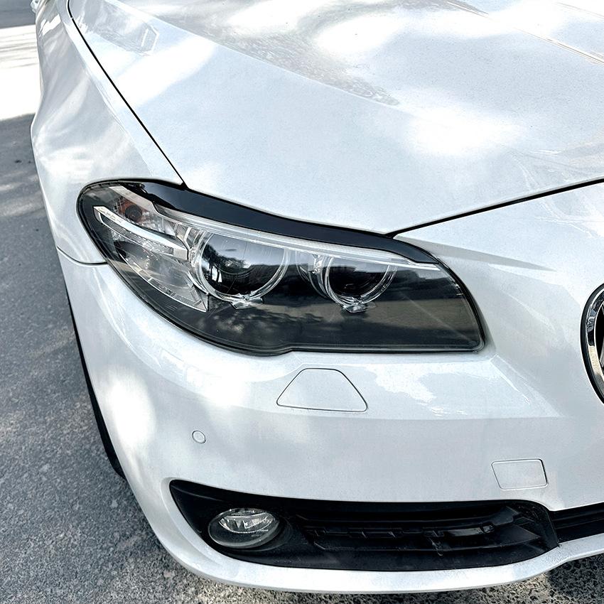1 Paar Scheinwerfer-Augenbraue Augenlid Lampenverkleidung Abdeckung Für BMW 5er F10 F11 F18 2011-2014 Glänzend Schwarz Böser Stil Aufkleber