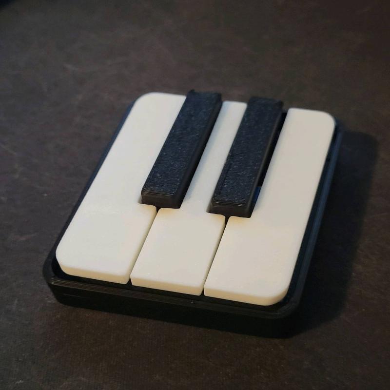 3D Printed Piano Keyboard Clicker Press Type Relax Fidget Figurine Suitable For Office Desk Party Games Musical Key Presser