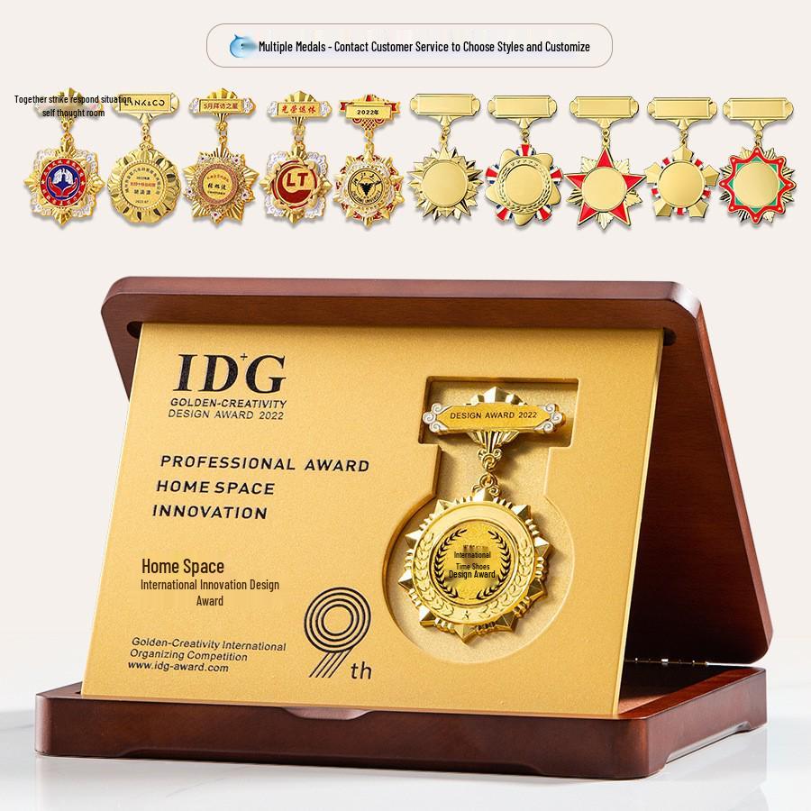 Custom Medal & Honor Plaque Wood Commemorative Retirement Token