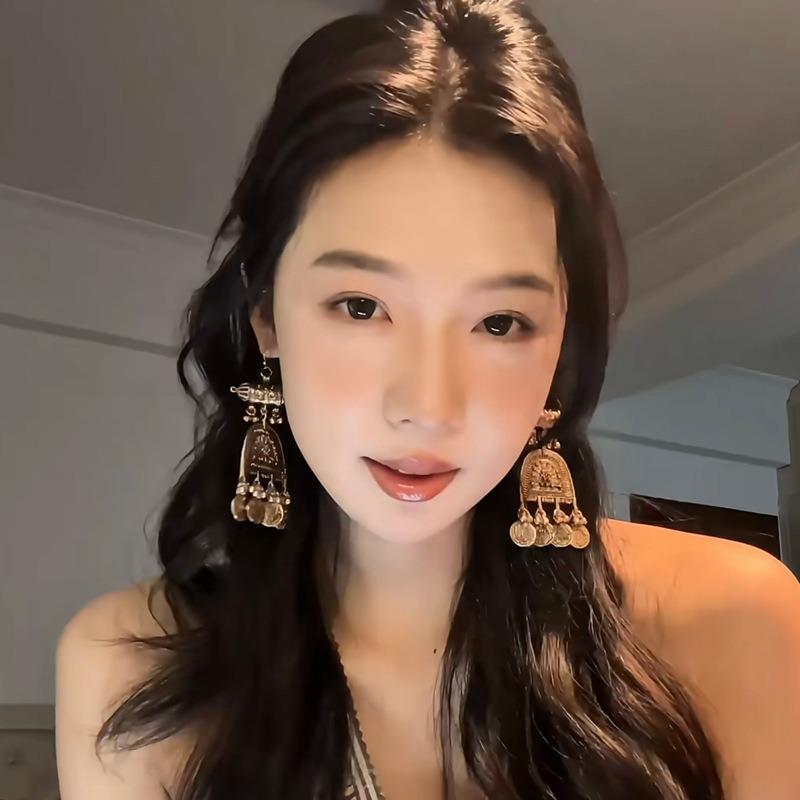 Retro ethnic style round hollow earrings Bohemian temperament elegant earrings niche fashion light luxury earrings women