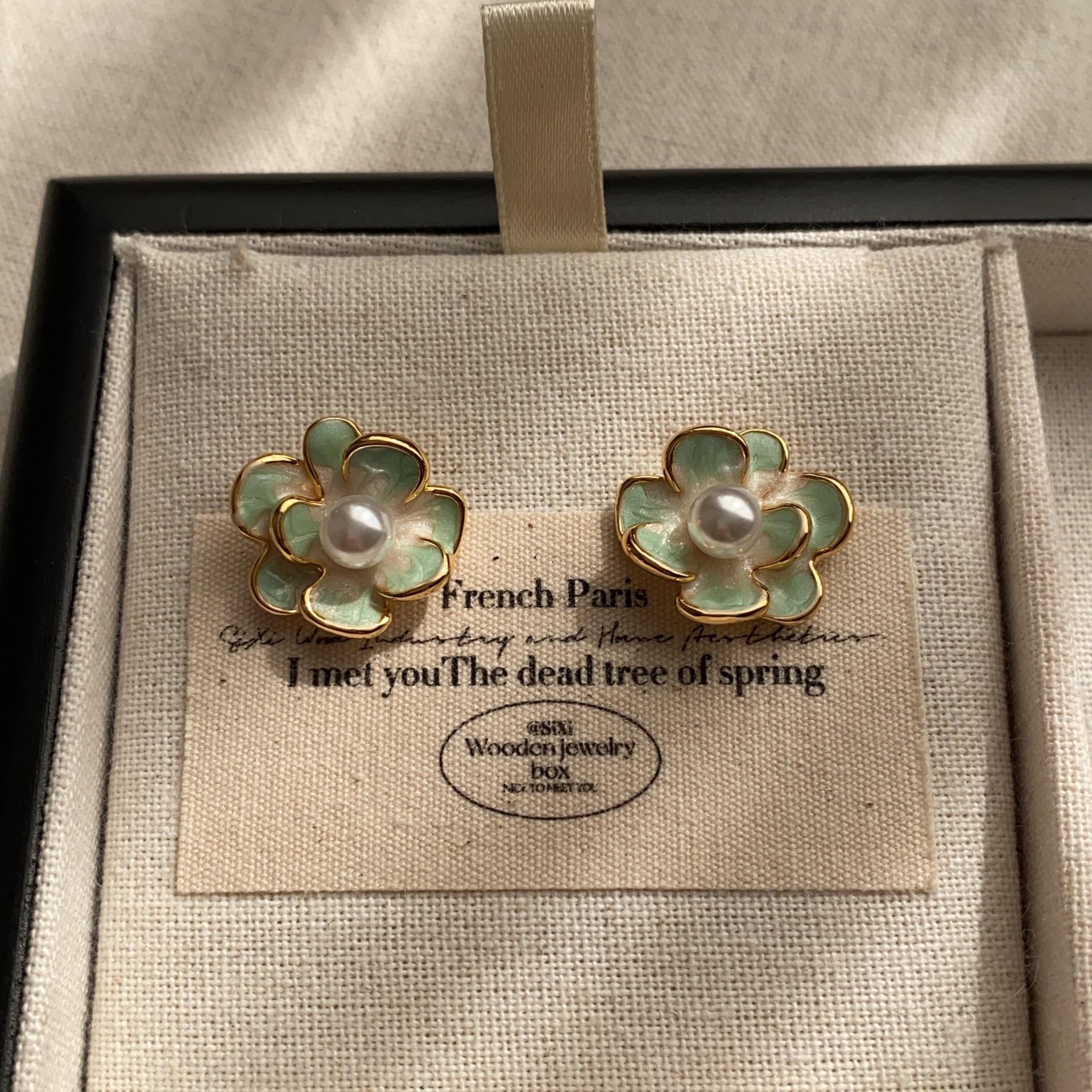 Enamel pearl stamen stud earrings French retro natural design earrings