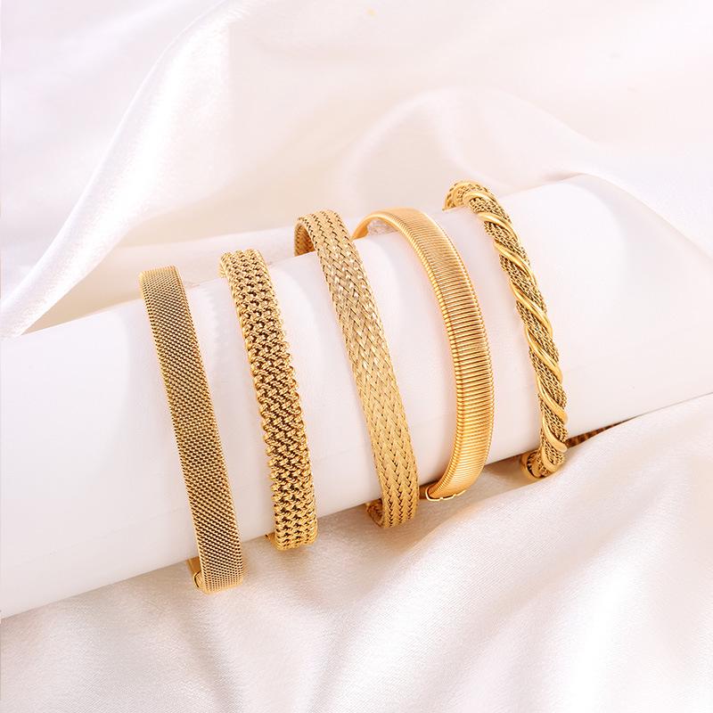 Personalized High-End Titanium Steel Open Cuff Bracelet for Women - Stretchy, Irregular Design, Exquisite Non-Fading Finish