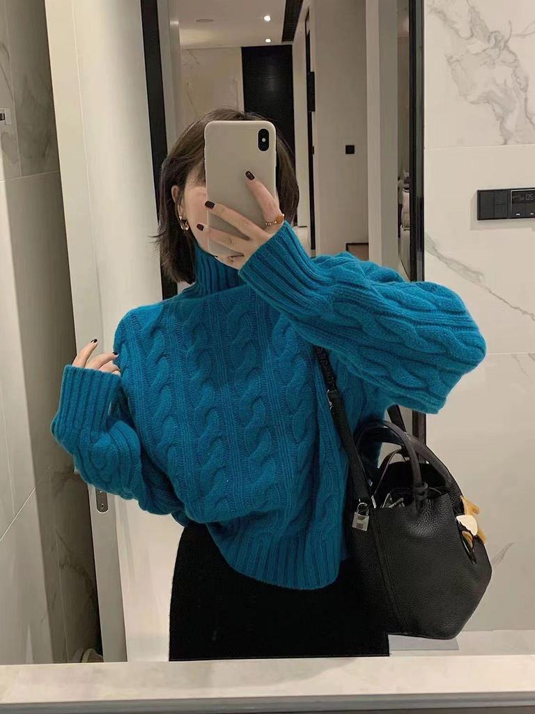 Women's High-Neck Cable Knit Wool Sweater - European Style, Heavy-Duty, Loose Fit, Thick, Short, Fashionable Base Layer for Autumn/Winter.