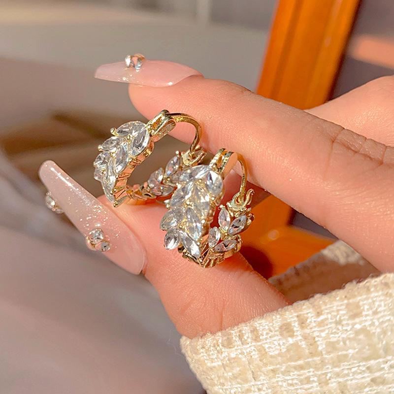 

Korean Luxury Gold Color Sparkling Zircon Ear of Wheat Hoop Earrings for Women Wedding Party Daily Wear Exquisite Jewelry Gifts золотой