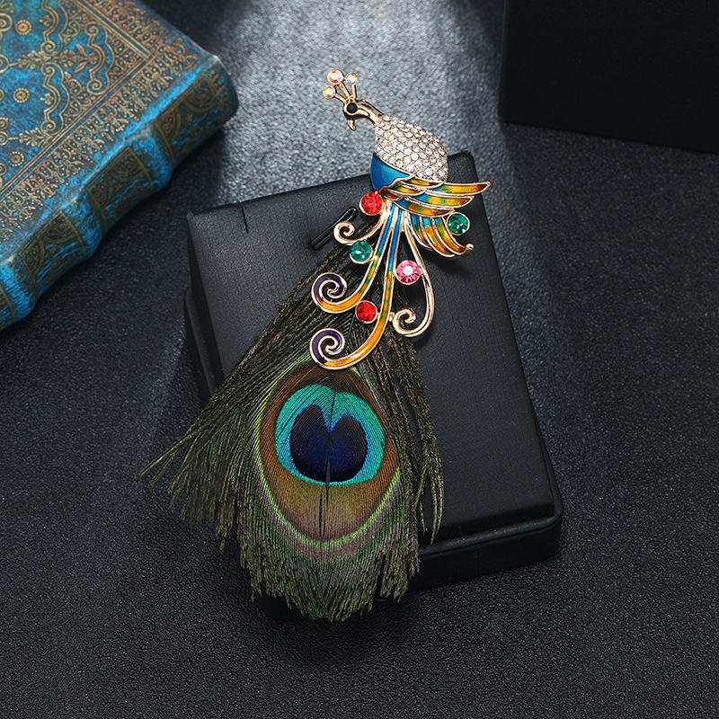 Trendy Temperament Elegant Peacock Feather Brooch Women's High-end Crystal Pin Brooch Shawl Buckle Suit Coat Accessories