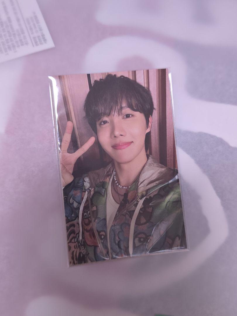 

[Б/У] Футболка BTS j-hope STRIPE PK с торговой карточкой