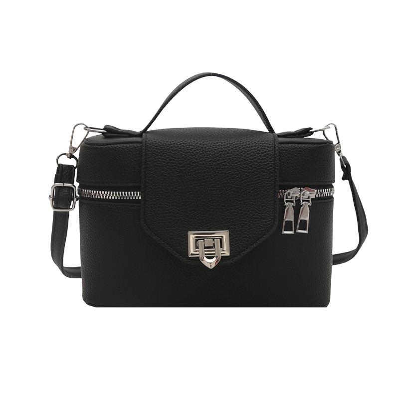 Street Style Pu Small Shoulder Bag With Zipper Closure And Metal Buckle Decor For Daily Use