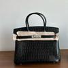 Matte Krokodillederprägung Platin-Innennaht Stahlbeschläge Hohe Qualität Dukopp Lokomotive Spot Tragbar Mode Damen Tasche Leichter Luxus