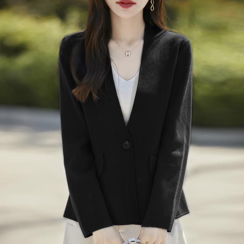 

Трикотажный пиджак женский однотонный толстый шерстяной кардиган с V-образным вырезом пиджак S чёрный
