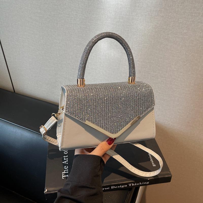 

Internet celebrity fashion simple personality small bag women 2025 summer new versatile ins shoulder crossbody portable small square bag серебряный