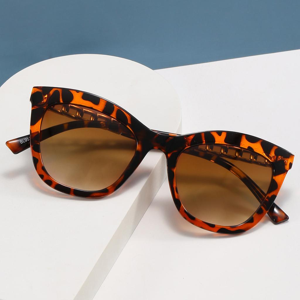 New Metal Chain Hollowed Out Sunglasses Men And Women Trend Retro Street Photography Sunglasses Net Red Same Glasses