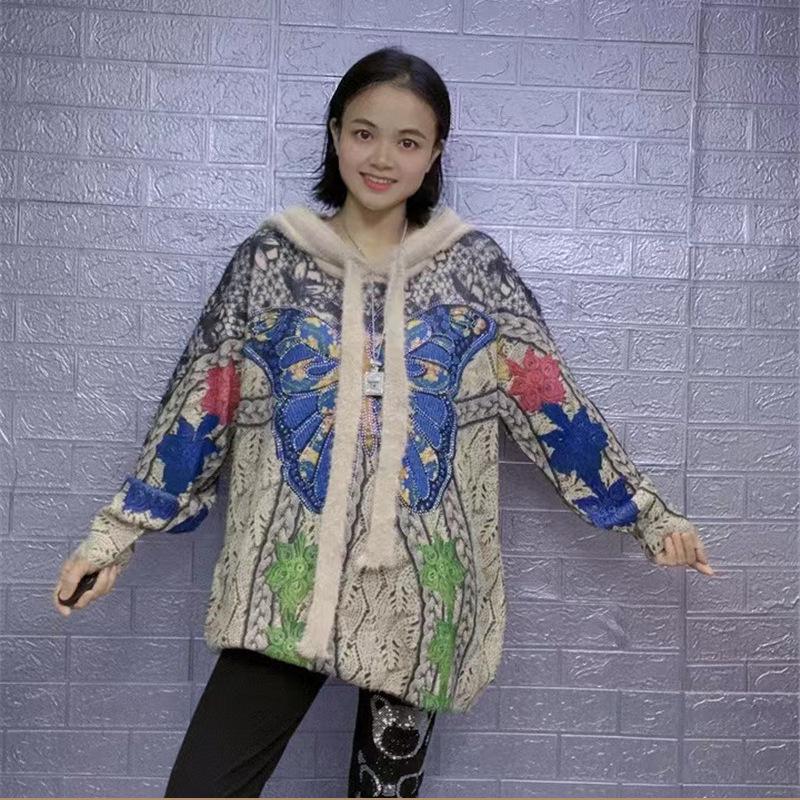 Mom's Mink Velvet Plus Size Hooded Sweater – Women's Autumn/Winter Mid-Length Loose Fit with Butterfly Print