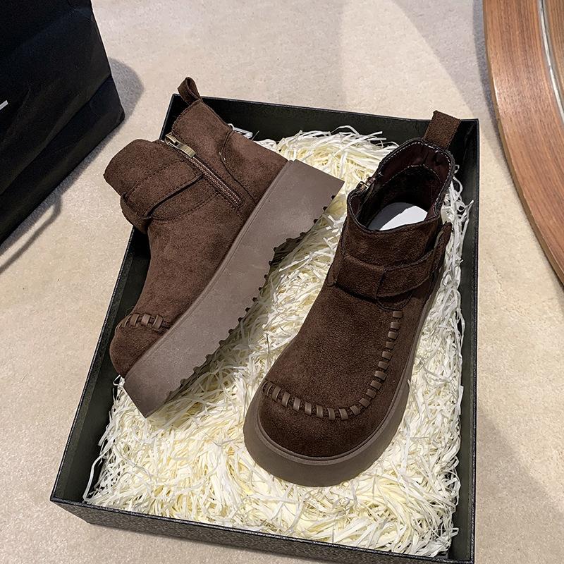 

Женские ботинки Мартина на толстой подошве с увеличением роста, новая осень 2025 года, супер-горячие, с большой головой, в стиле ретро, универсальные и тонкие полусапожки-маффины 40 кофейный