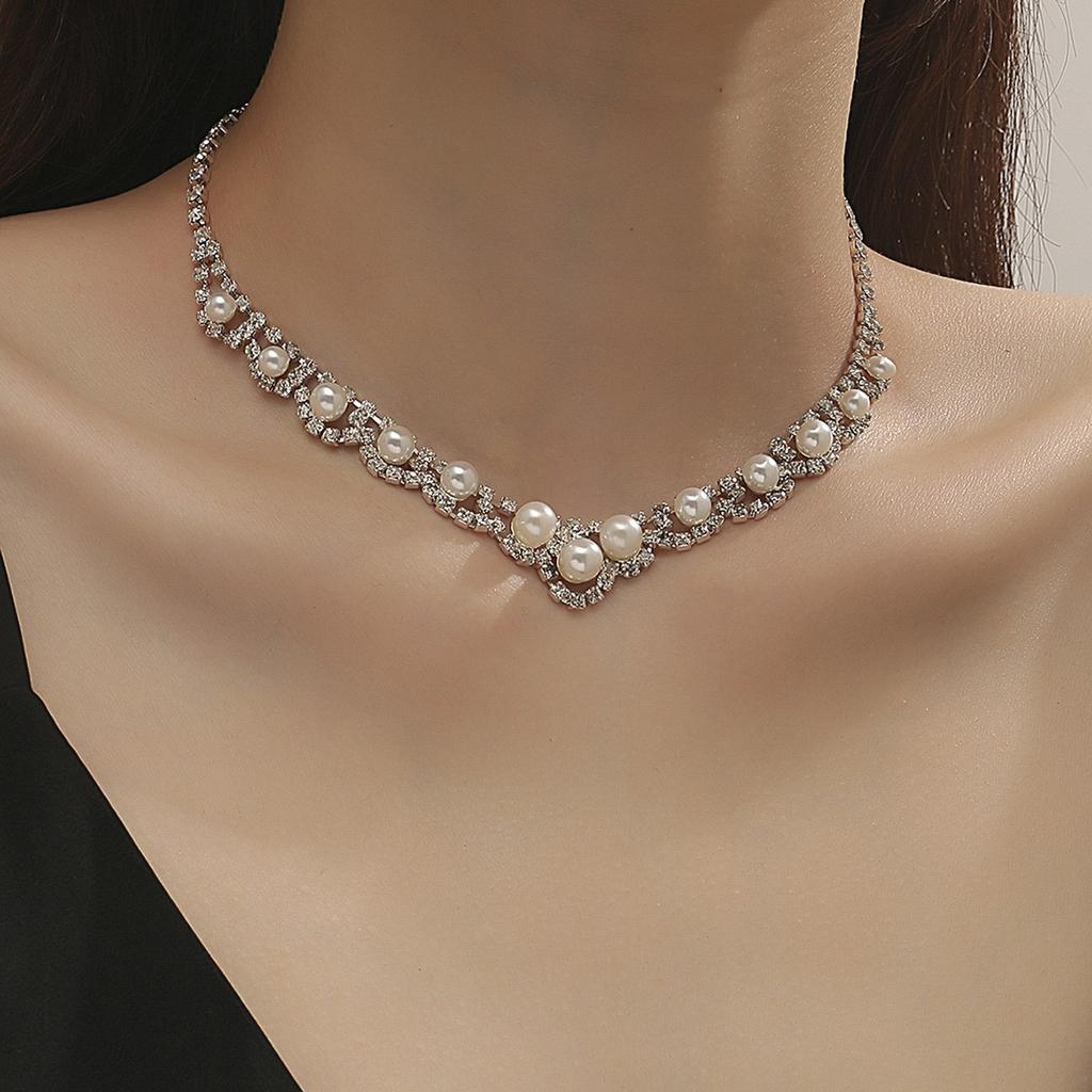 BLINGBAY Women's Pendant Necklace with Diamond Hollow Pearl Necklace Shining Fashion Clavicle Chain Light Luxury High-end Necklace Girl Birthday Gift