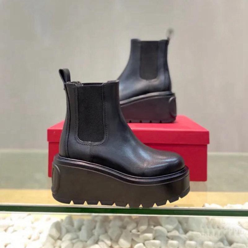 

Su Yinyin has the same style, round head thick-soled Martin boots, women s British style thick heel thin boots, Chelsea short boots, cigarette boots. 35